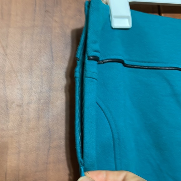 Skirts - Picture 5 of 7